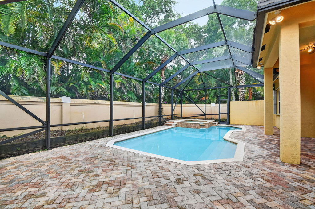 10247 Isle Wynd Court - Photo 16