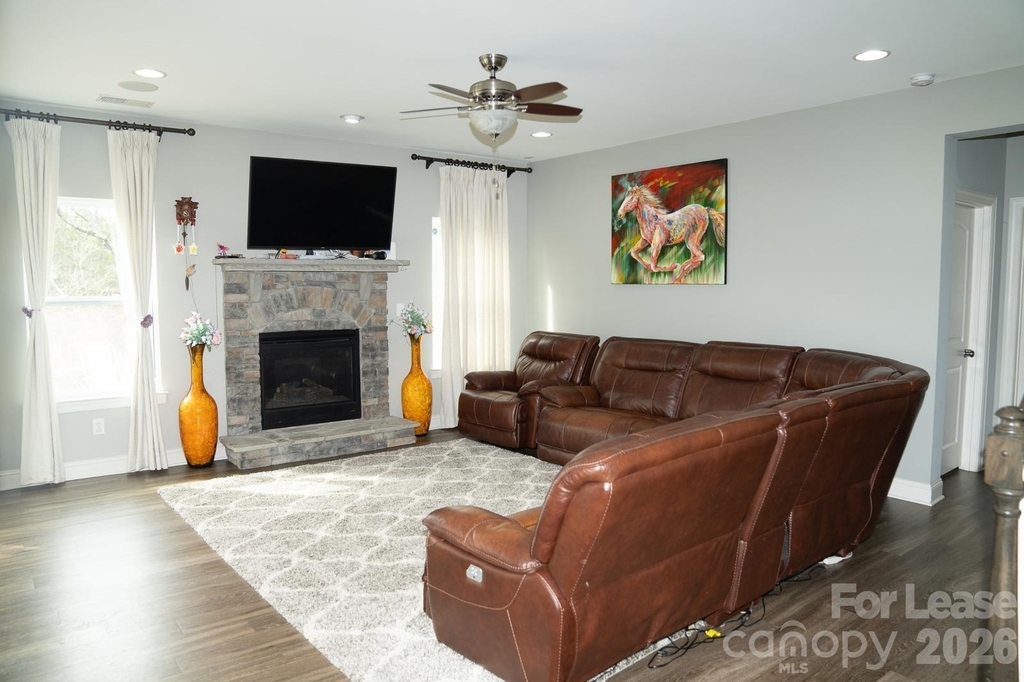 7082 Founders Way - Photo 10