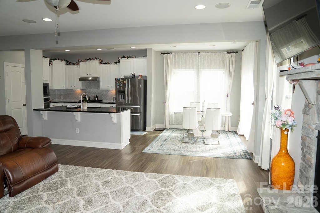7082 Founders Way - Photo 6