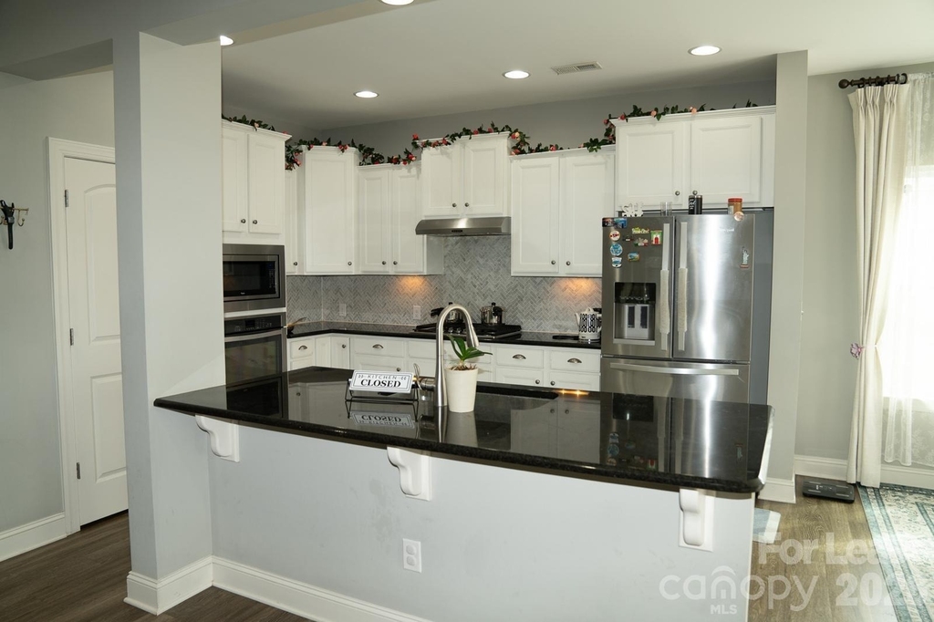 7082 Founders Way - Photo 14