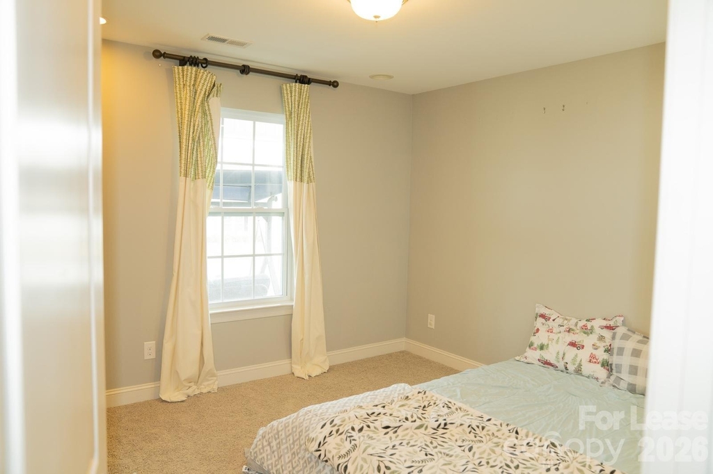 7082 Founders Way - Photo 9