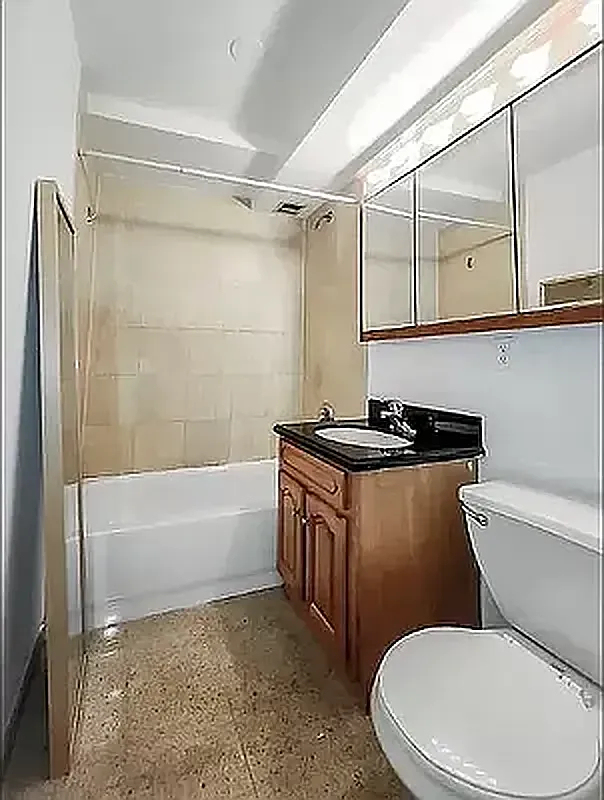 212 East 10th Street - Photo 3