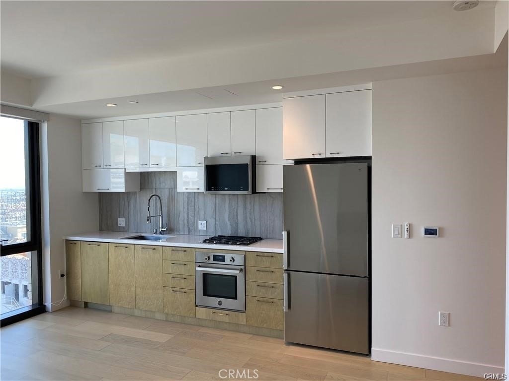 400 S Broadway - Photo 1