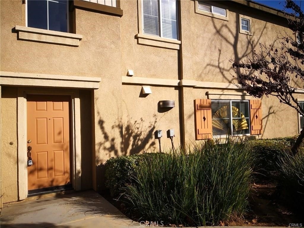 25850 Iris Avenue - Photo 2
