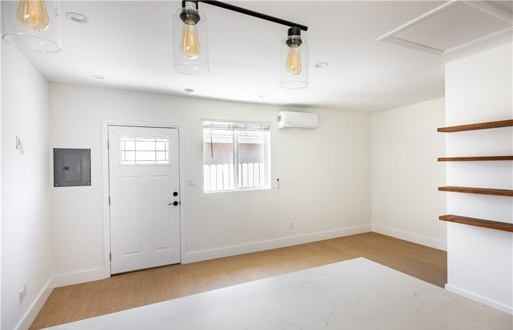8961 Etiwanda Ave - Photo 6