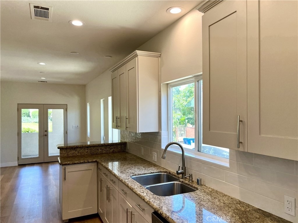 1100 S Highland - Photo 6