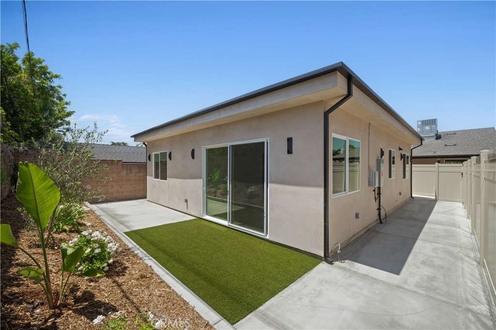 10053 Amestoy Avenue - Photo 0