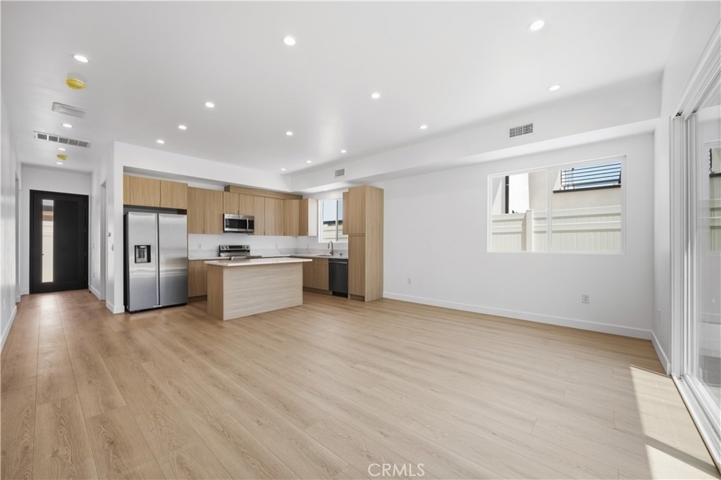 10053 Amestoy Avenue - Photo 3
