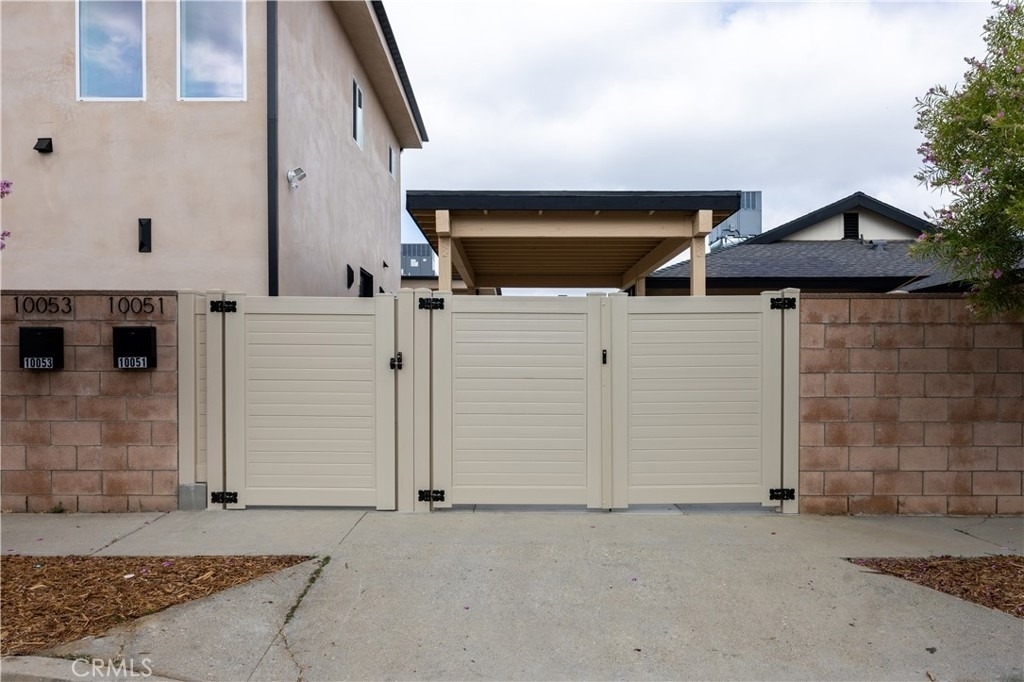 10051 Amestoy Avenue - Photo 20