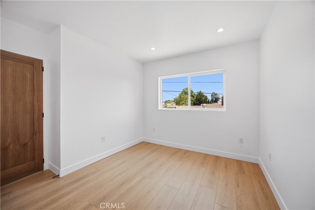 10051 Amestoy Avenue - Photo 6