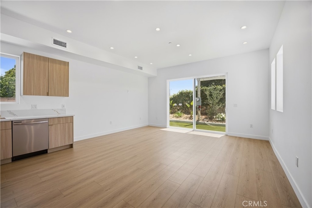 10051 Amestoy Avenue - Photo 3