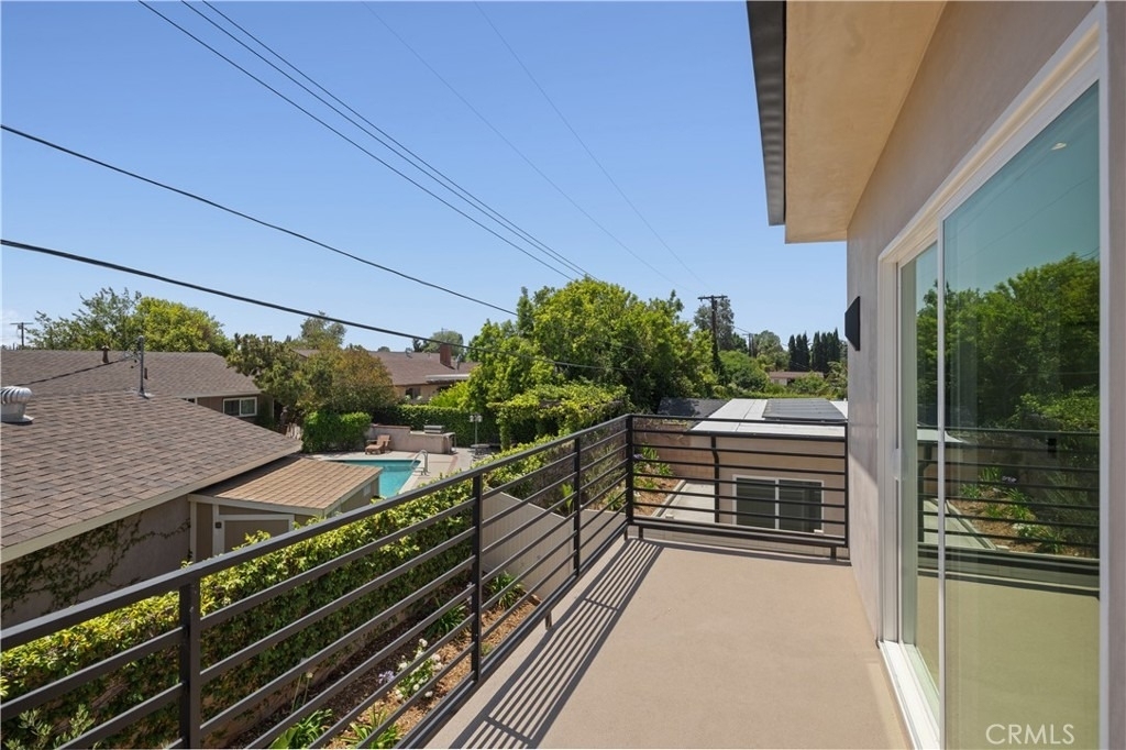 10051 Amestoy Avenue - Photo 9