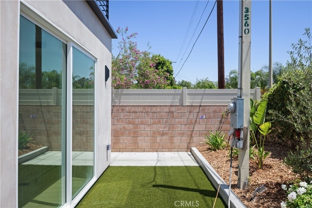 10051 Amestoy Avenue - Photo 12