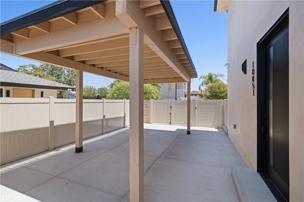 10051 Amestoy Avenue - Photo 14