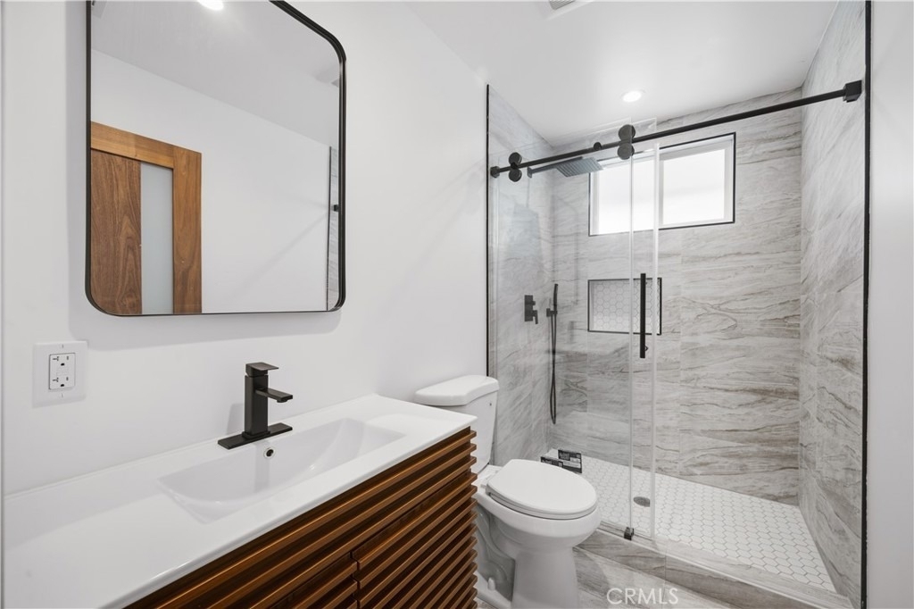 10051 Amestoy Avenue - Photo 10