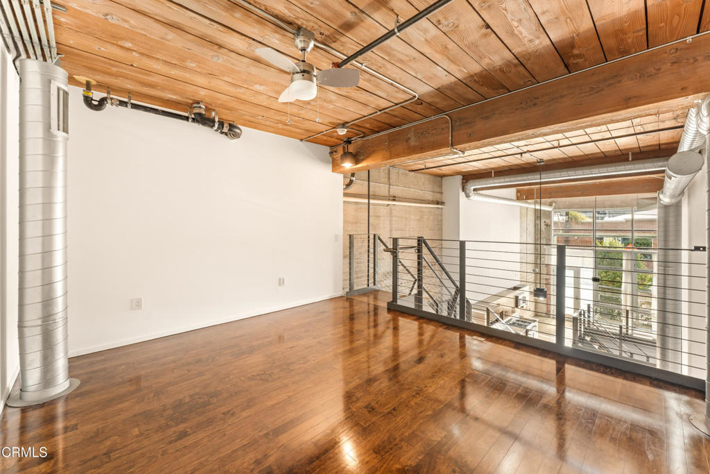 530 S Hewitt Street - Photo 13