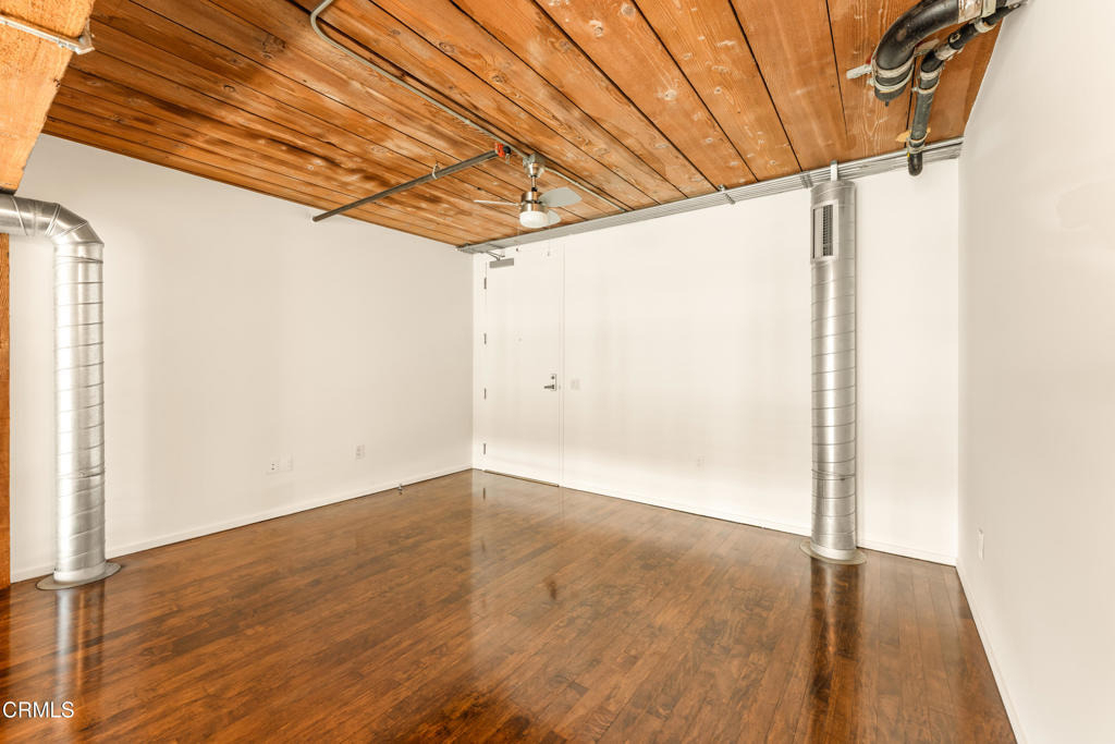530 S Hewitt Street - Photo 11