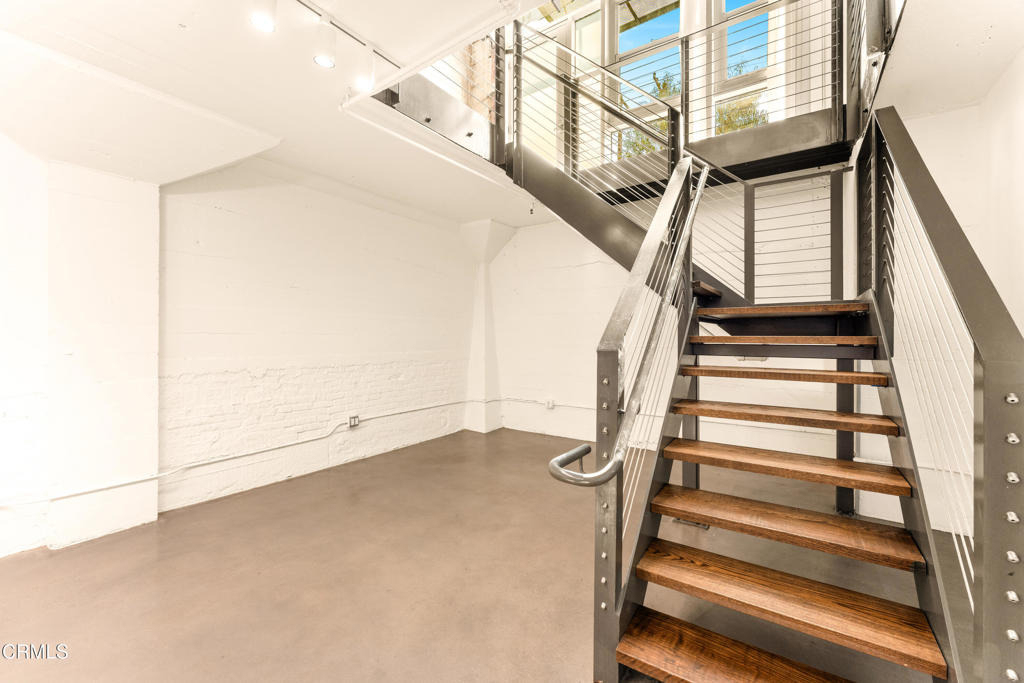 530 S Hewitt Street - Photo 27