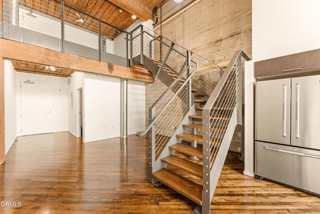 530 S Hewitt Street - Photo 9