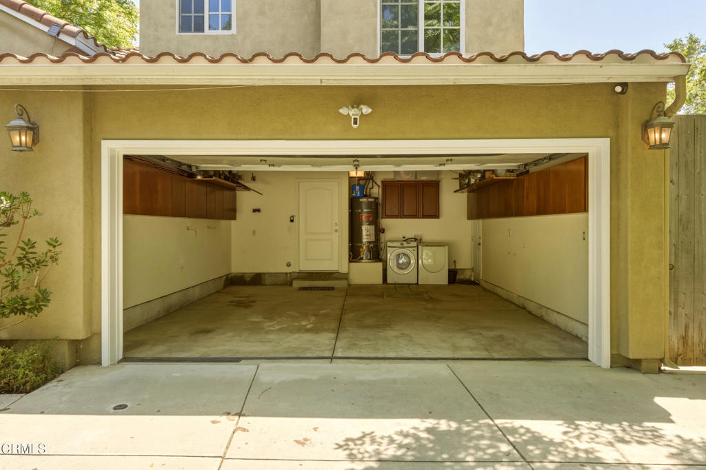 664 S Mansfield Avenue - Photo 23