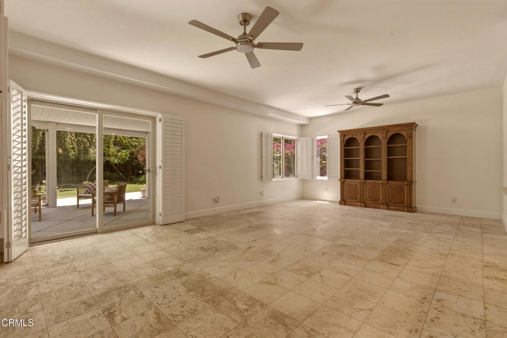 664 S Mansfield Avenue - Photo 8