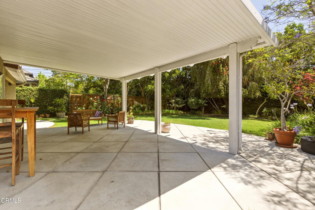 664 S Mansfield Avenue - Photo 21