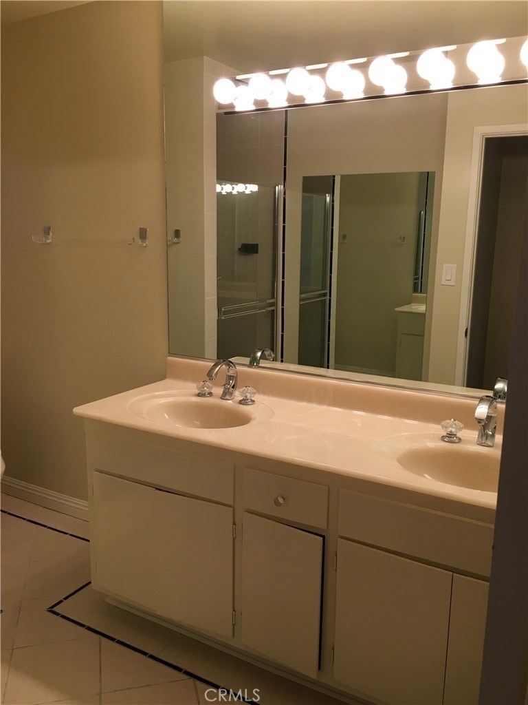 2539 E Seville Avenue - Photo 8