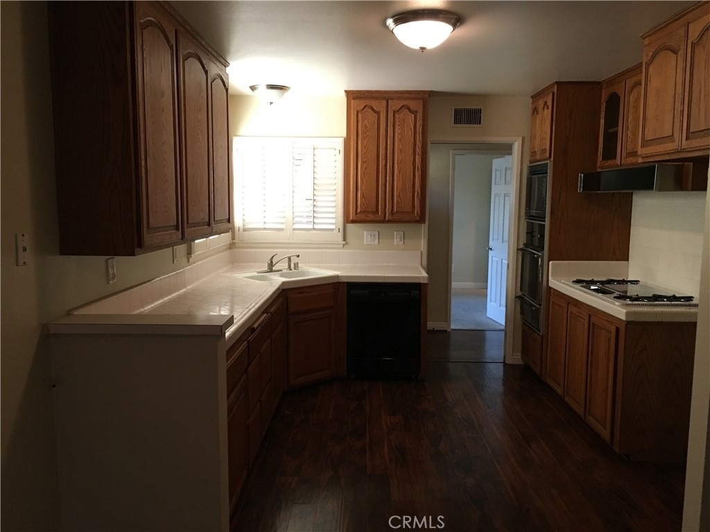 2539 E Seville Avenue - Photo 5