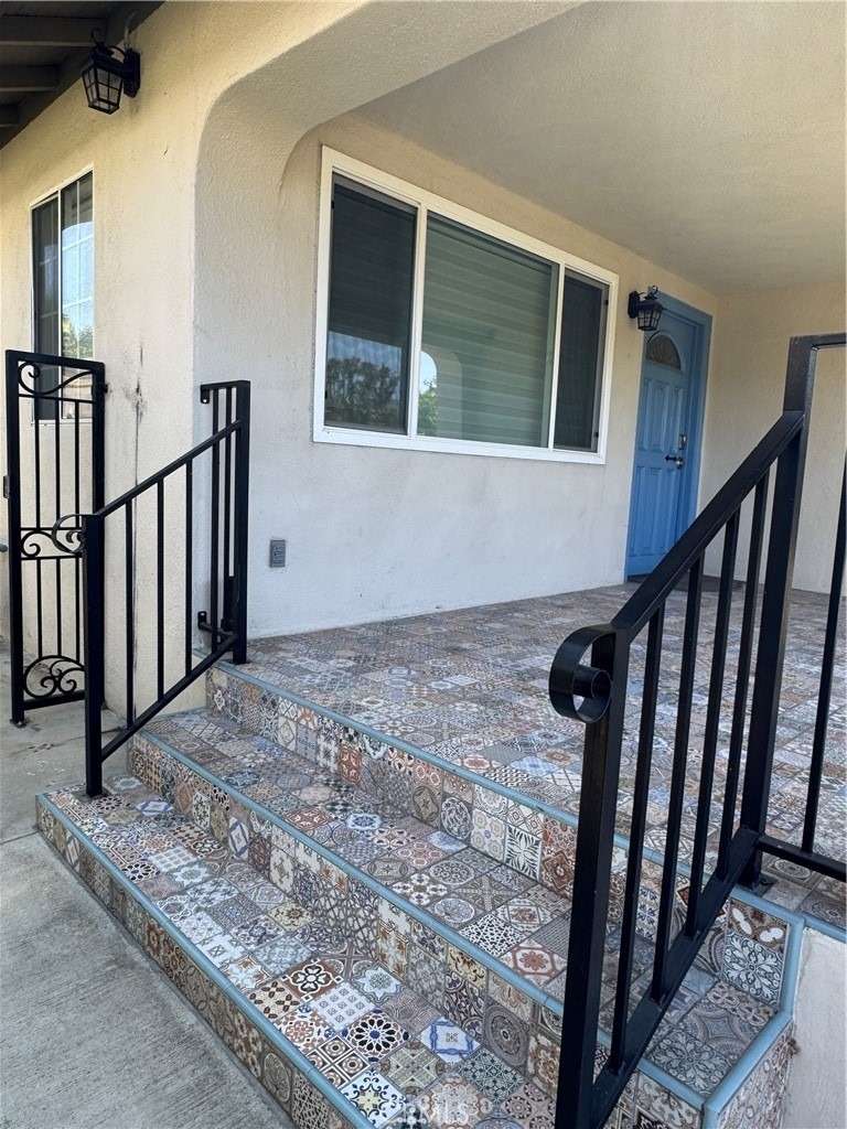 9782 Broadway - Photo 1