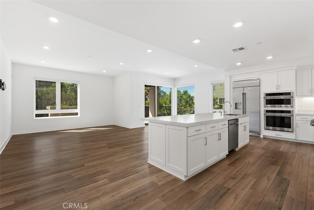 4200 Rivington - Photo 1