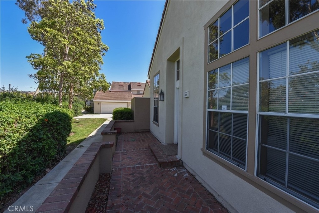 55 Wellesley - Photo 9
