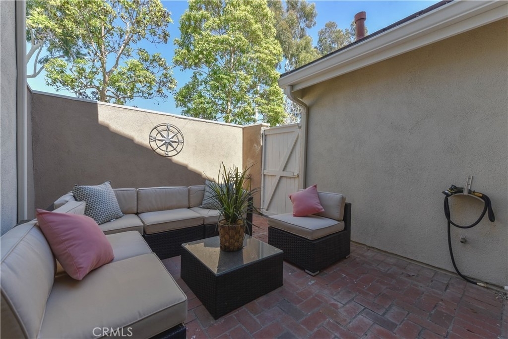55 Wellesley - Photo 1