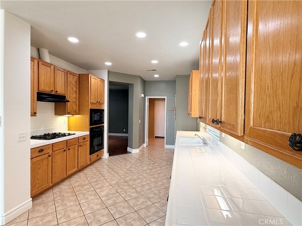 1884 Pinnacle Way - Photo 8