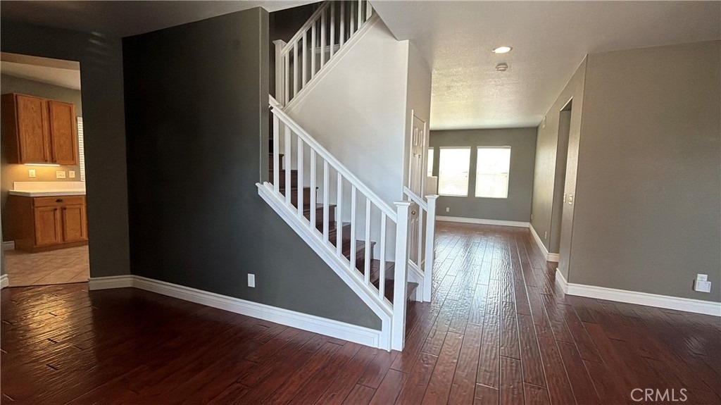 1884 Pinnacle Way - Photo 2