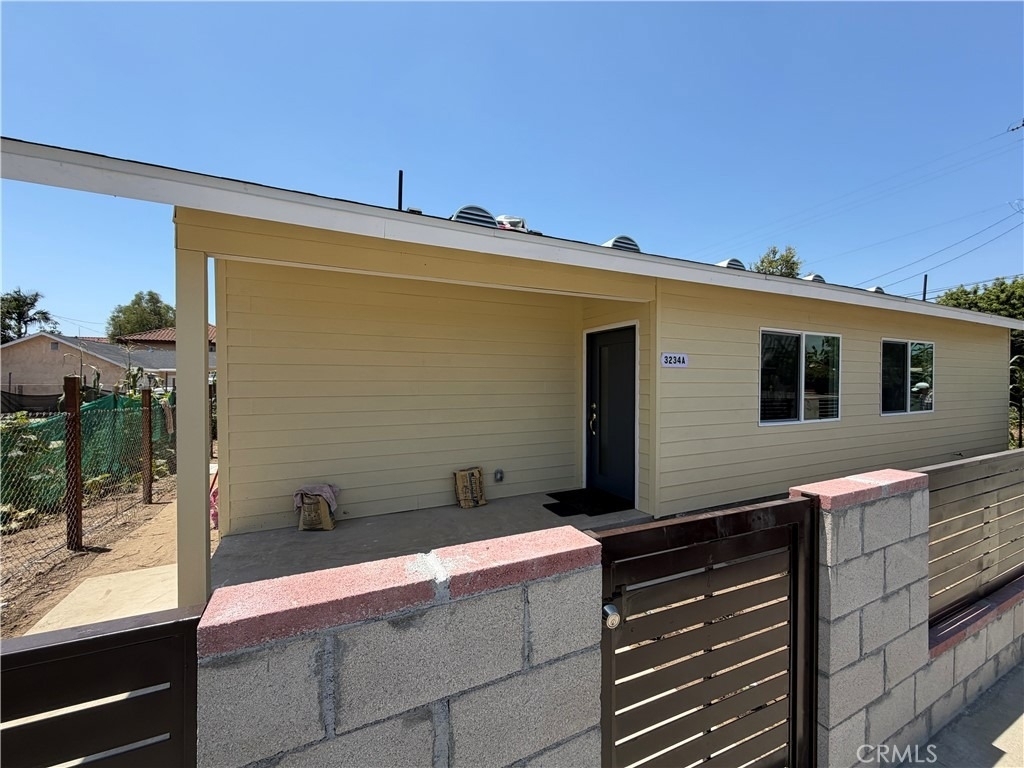 3234 Vineland - Photo 0