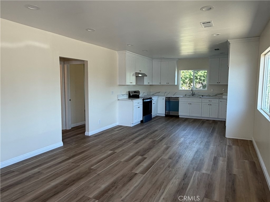 3234 Vineland - Photo 1