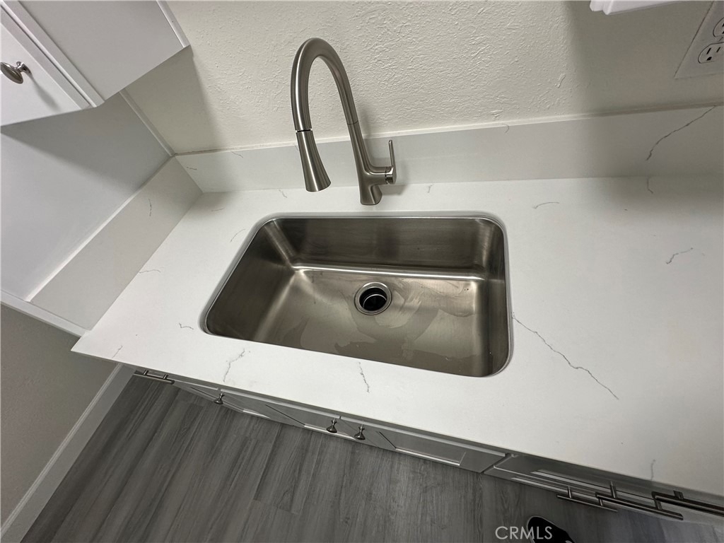 656 Lemar Park Drive - Photo 9