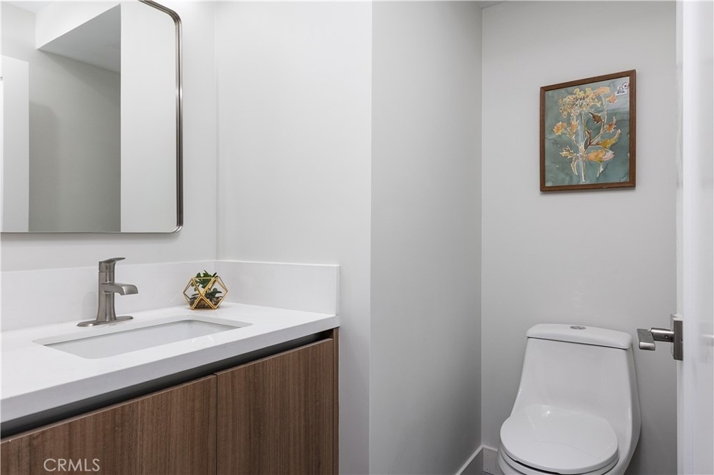 2824 Rowena Avenue - Photo 2