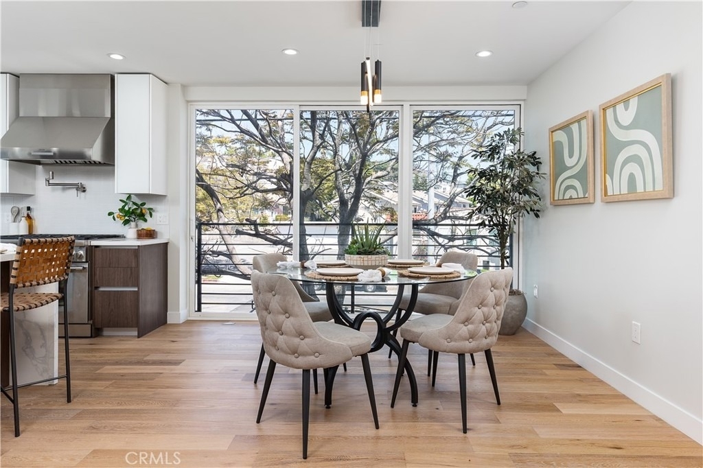 2824 Rowena Avenue - Photo 8