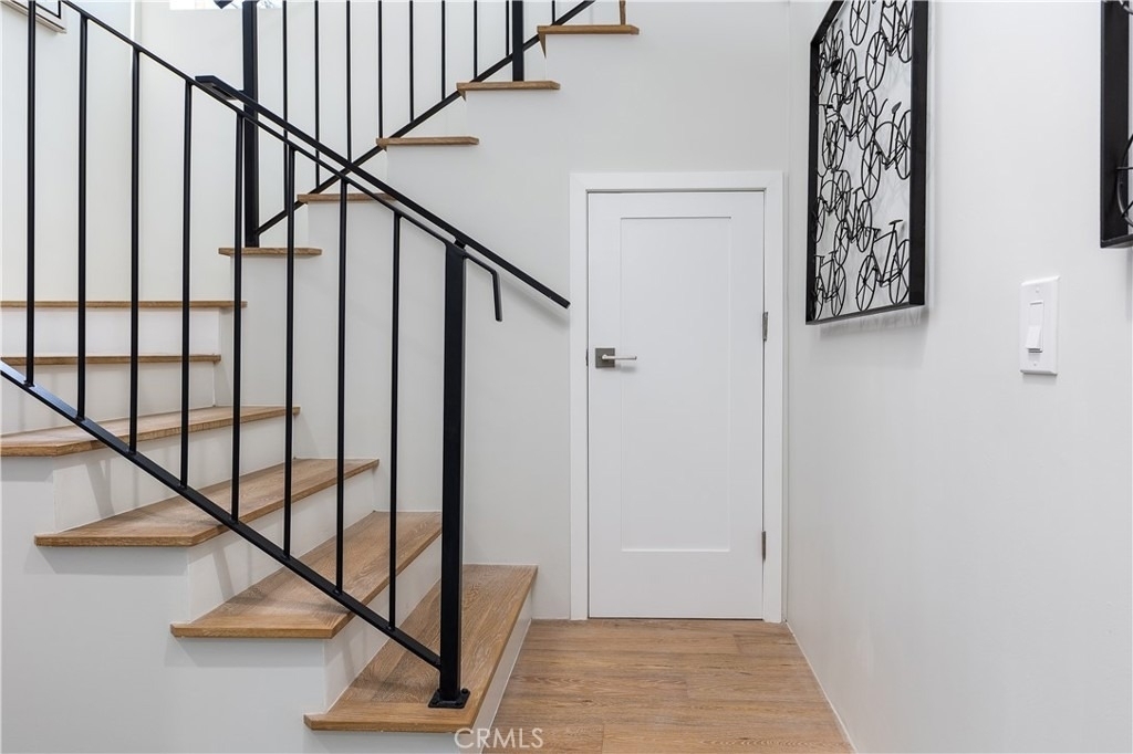 2824 Rowena Avenue - Photo 3