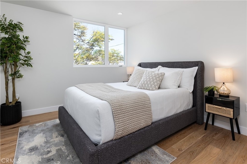 2824 Rowena Avenue - Photo 17