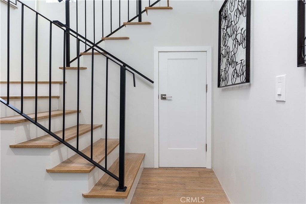 2824 Rowena Avenue - Photo 6