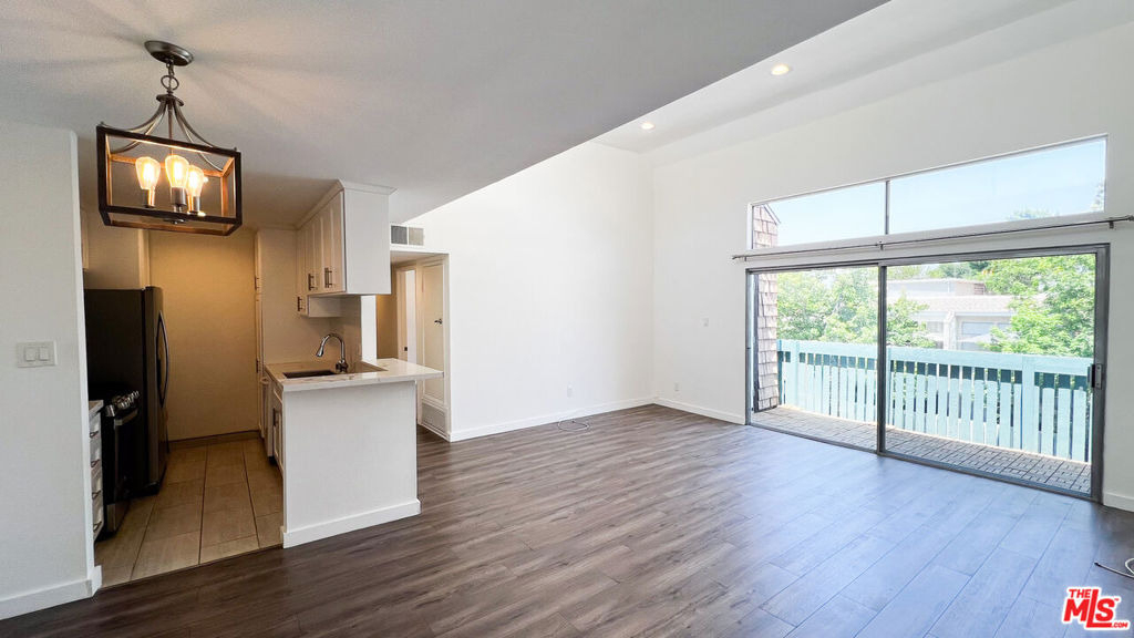 5700 Etiwanda Avenue - Photo 2