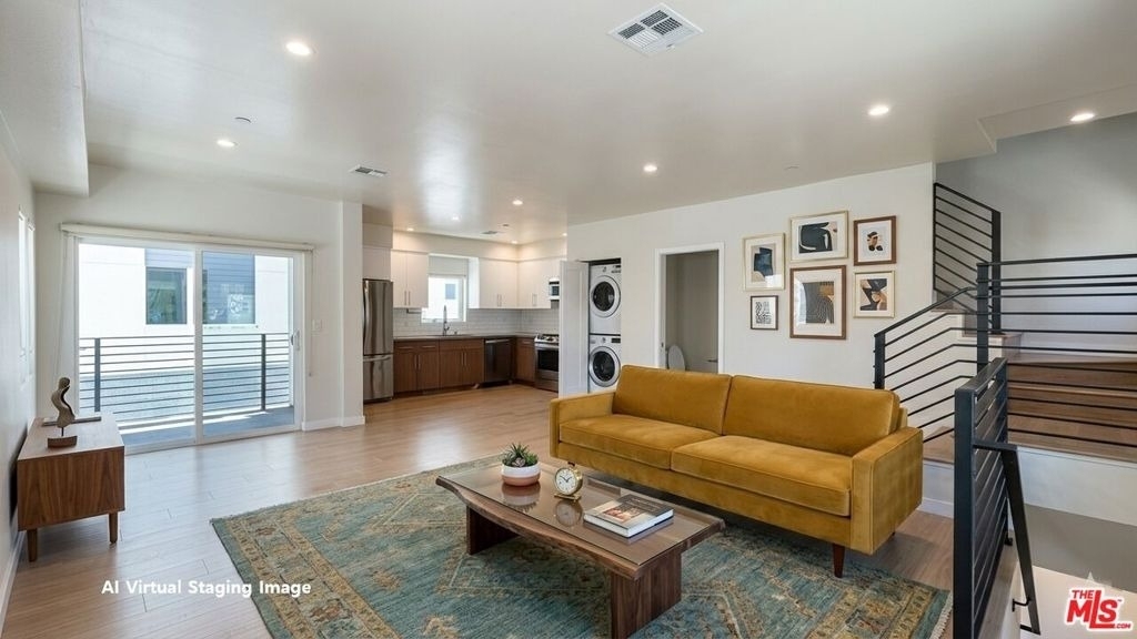 5230 1/2 Satsuma Avenue - Photo 4