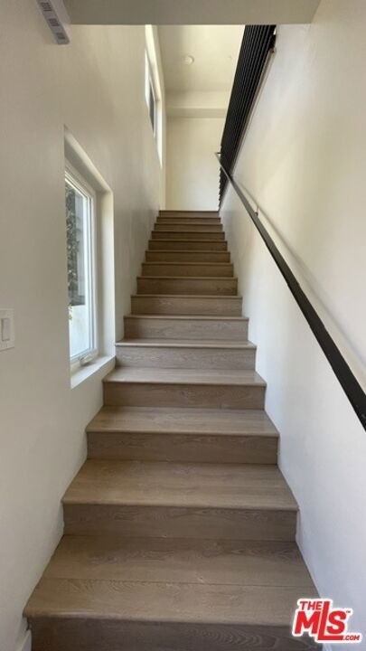 5230 1/2 Satsuma Avenue - Photo 3