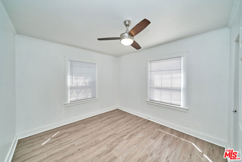 1329 S Tremaine Avenue - Photo 22