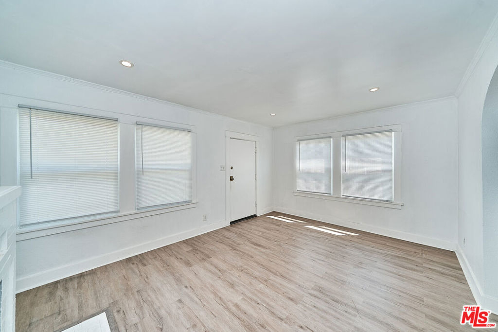1329 S Tremaine Avenue - Photo 8