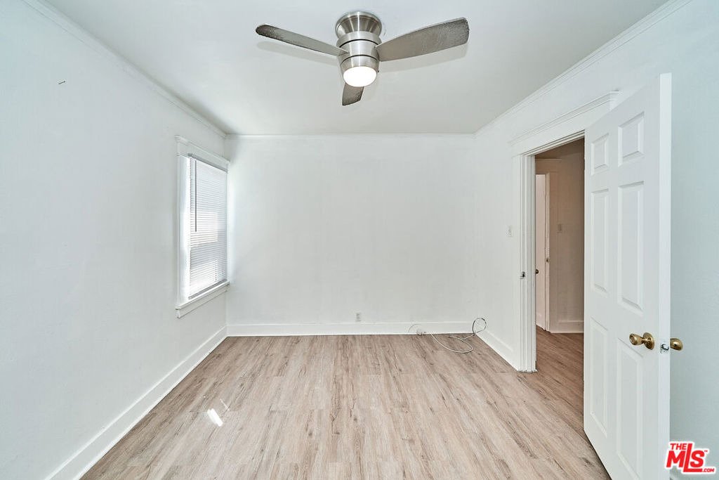 1329 S Tremaine Avenue - Photo 21
