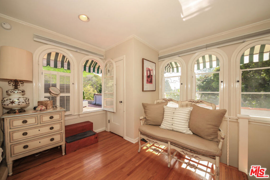 1367 N Beverly Drive - Photo 30