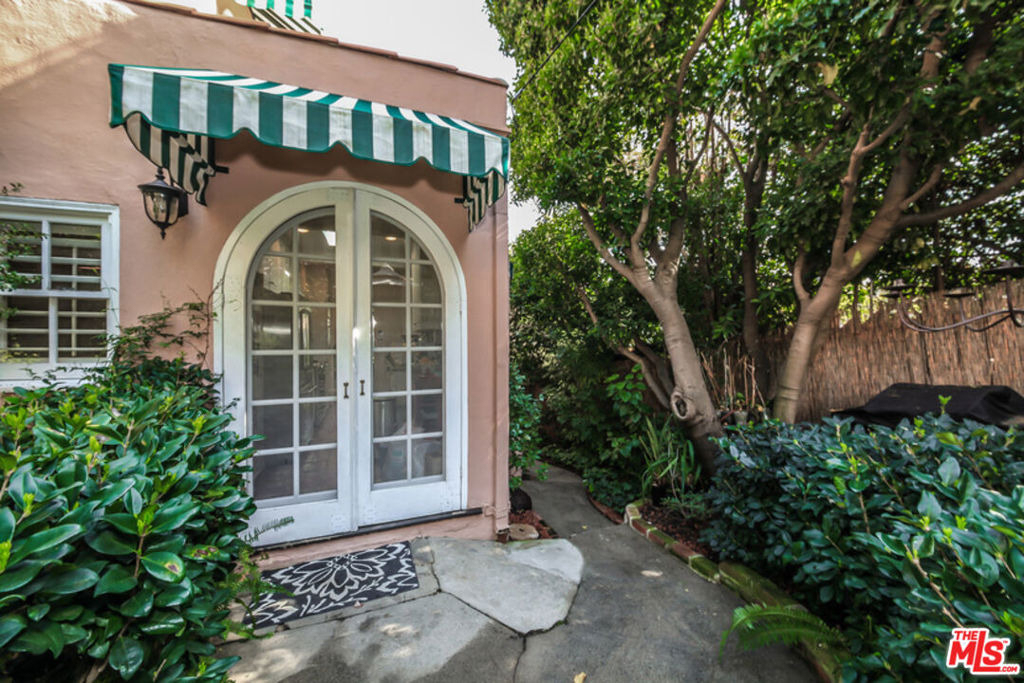 1367 N Beverly Drive - Photo 35